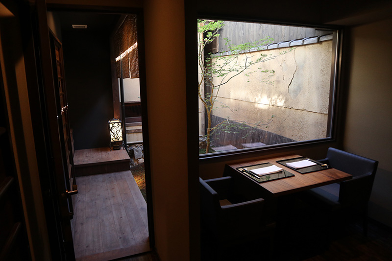 伝統的な京町家を改装した風情ある空間